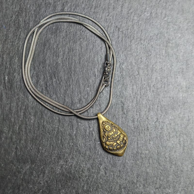 Buddhist Amulet Necklace - Tibetan Buddhist bead necklace, view 4