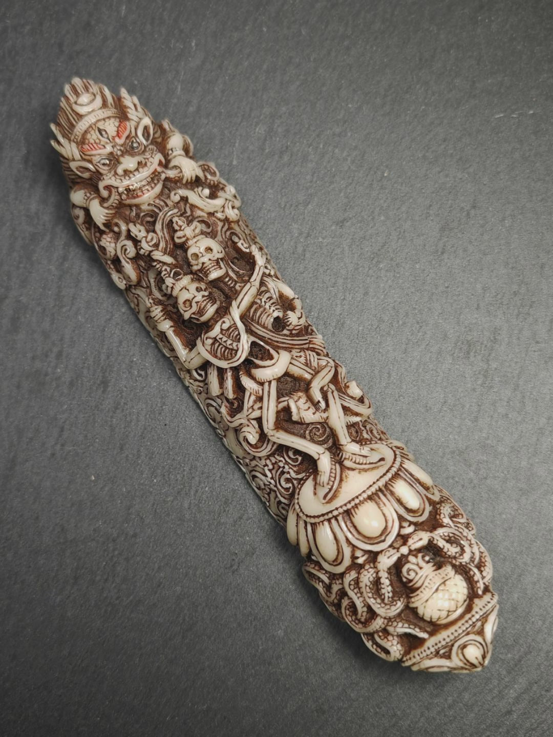 Leg Bone Carved Citipati Statue,Shmashana Adhipati Kapala Amulet Badge,Gandhanara Old Tibetan Buddhism,20th,160mm × 36mm