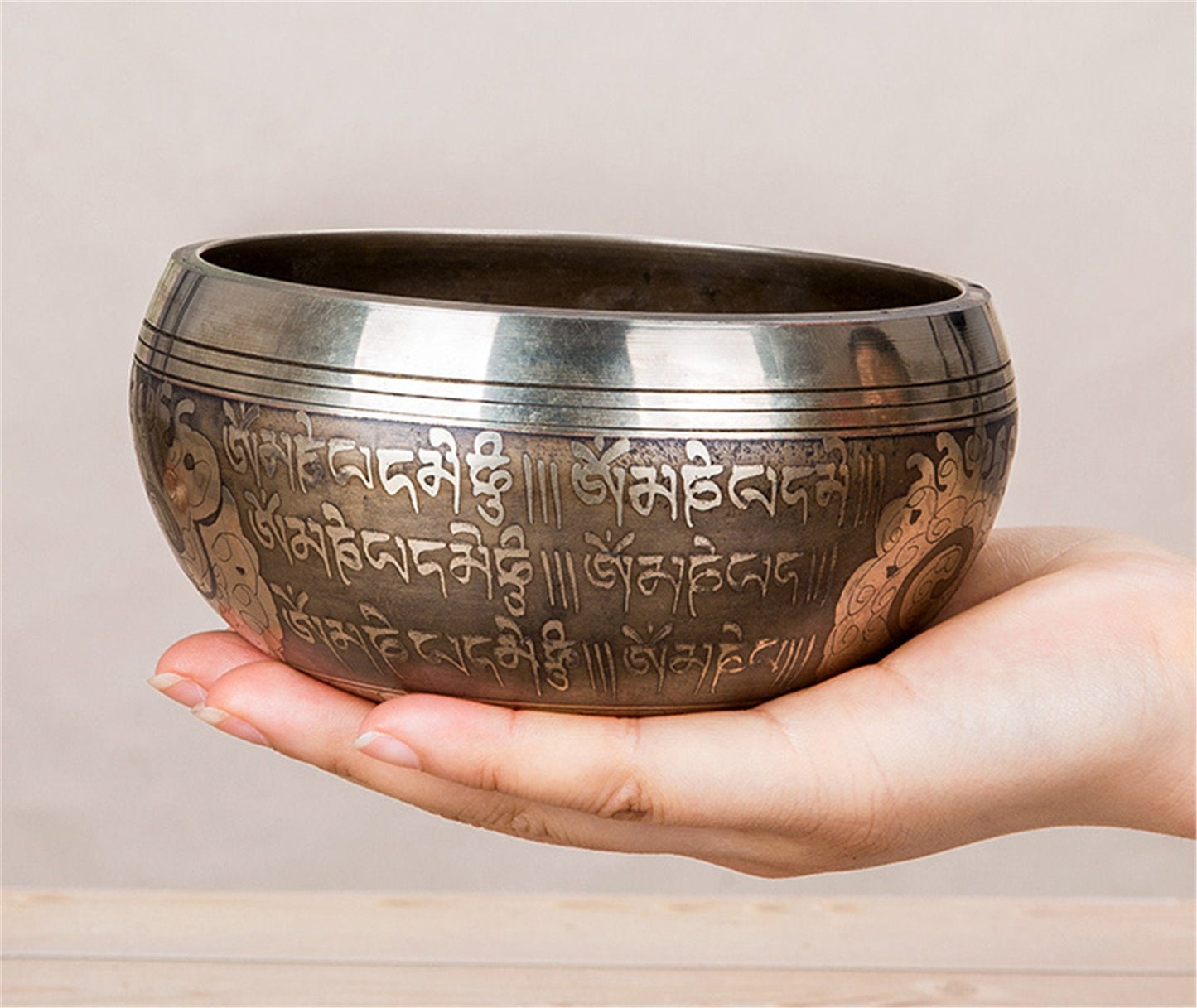 Gandhanra Classical Handcrafted Tibetan Singing Bowl with Beautiful Could & Mantra Symbol