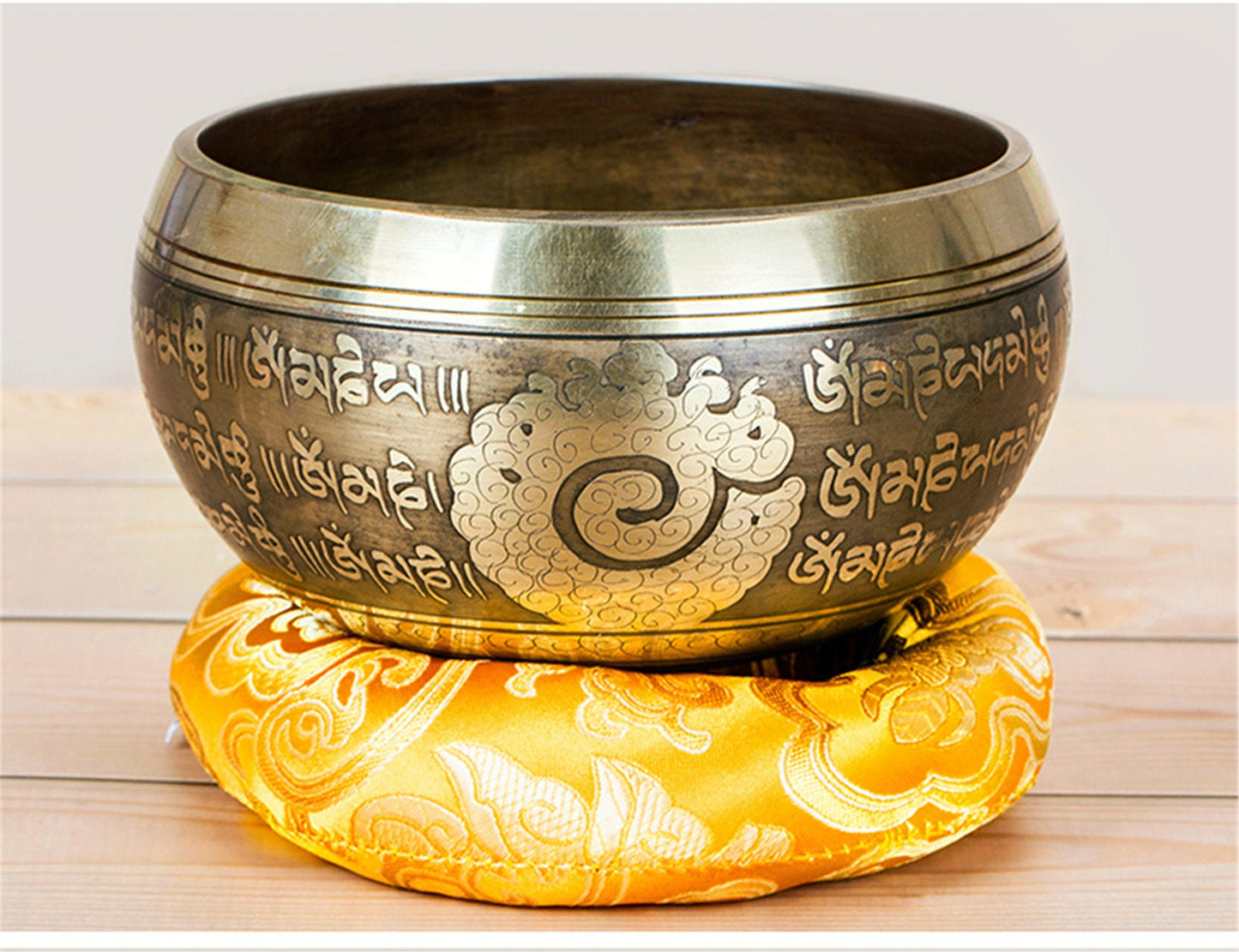 Gandhanra Classical Handcrafted Tibetan Singing Bowl with Beautiful Could & Mantra Symbol