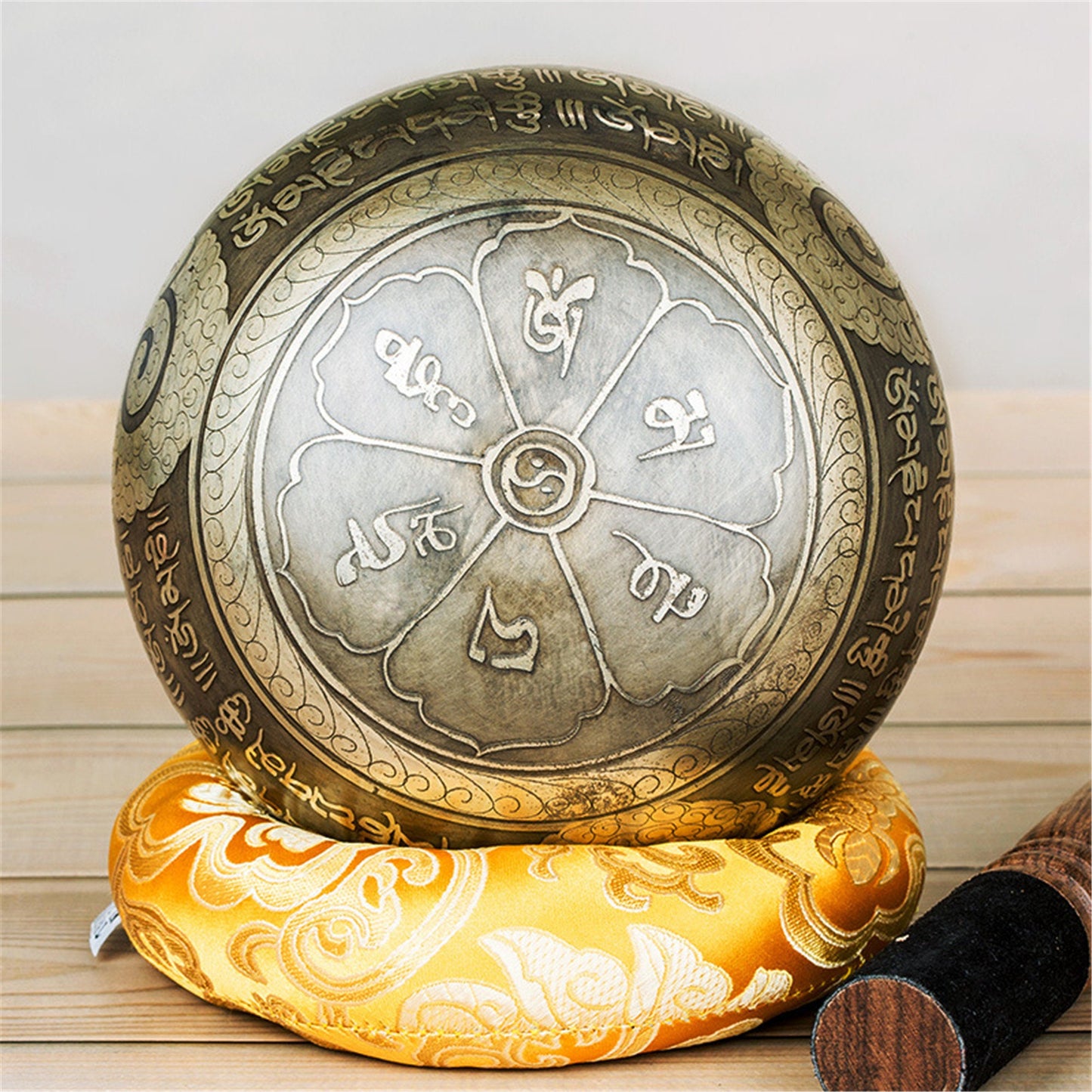 Gandhanra Classical Handcrafted Tibetan Singing Bowl with Beautiful Could & Mantra Symbol