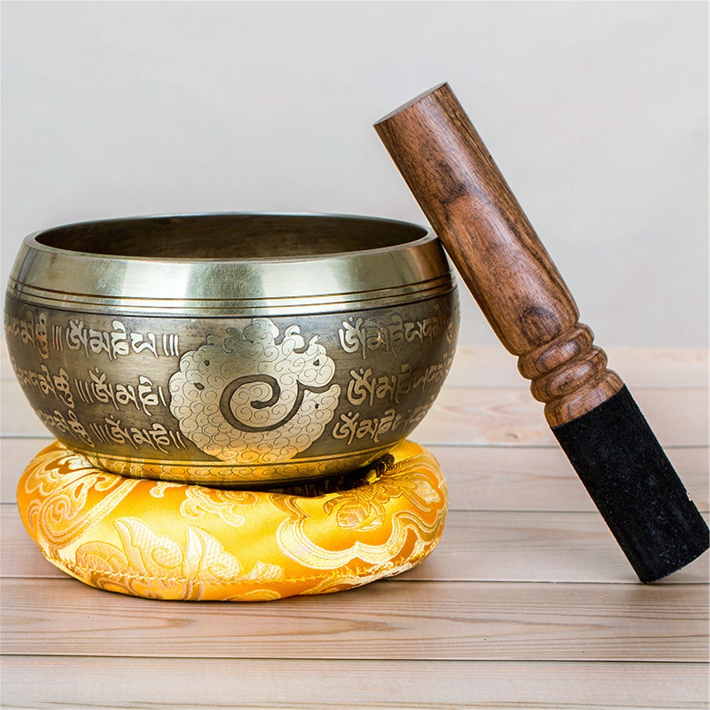 Gandhanra Classical Handcrafted Tibetan Singing Bowl with Beautiful Could & Mantra Symbol