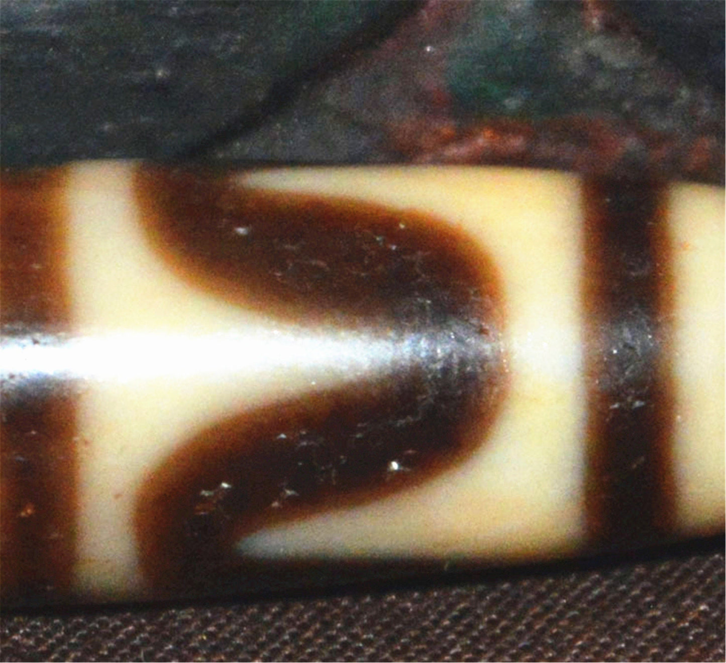 Gandhanra Acient Tibetan Tiger Tooth Tasso Dzi Bead(30 Years Old)