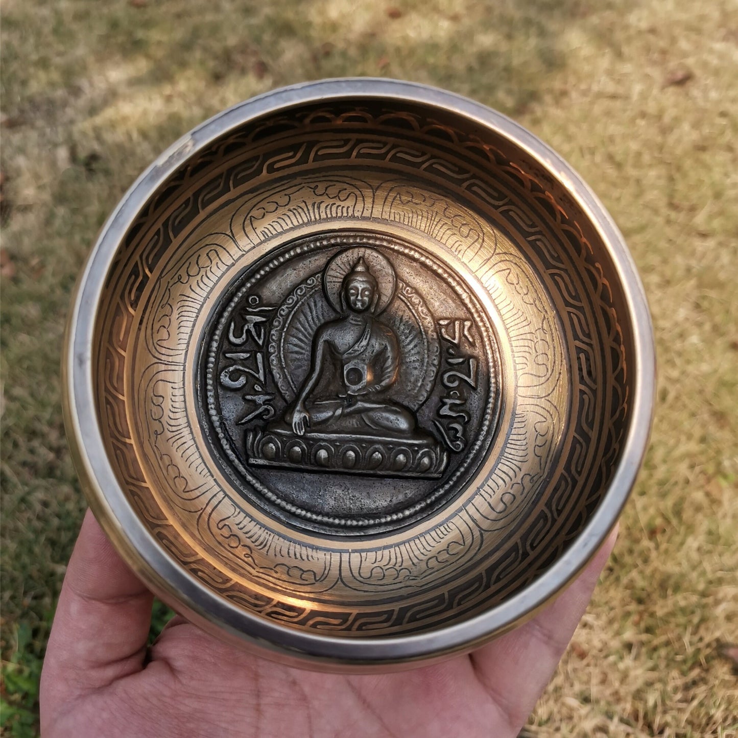 Gandhanra Classical Tibetan Singing Bowl with Amitayus Buddha & OM Mantra Symbol,For Sound Healing,Meditation,Relaxation,Handmade in Nepal