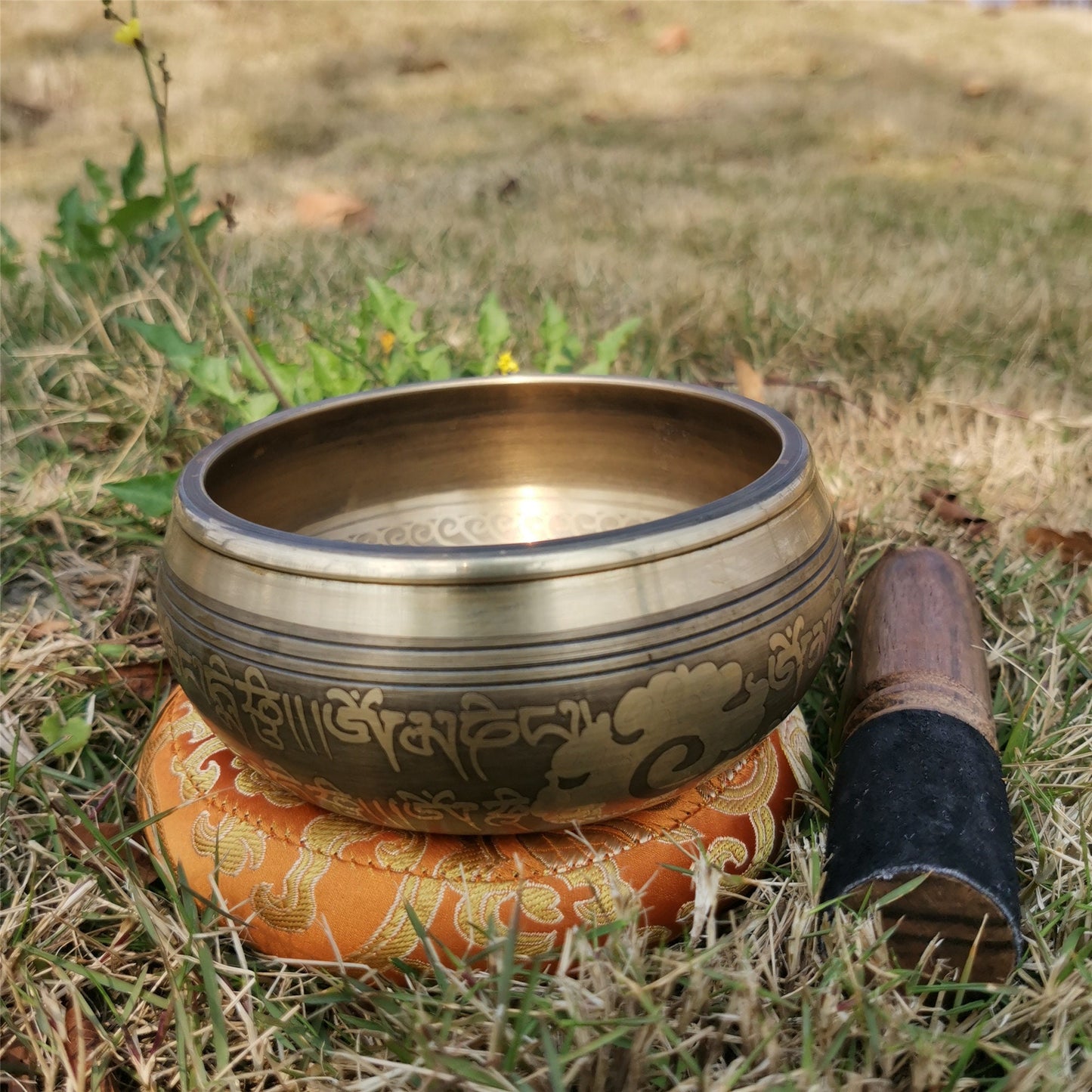 Gandhanra Classical Tibetan Singing Bowl with Amitayus Buddha Mandala Symbol,Handmade in Nepal
