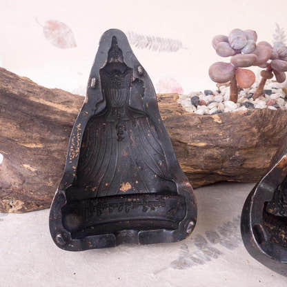 Old Padmasambhava Tsa Tsa Mold - Tibetan tsa tsa mold, view 8