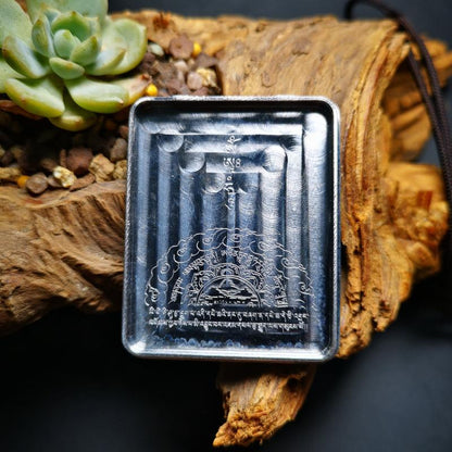 Handbemaltes Gandhanra-Medaillon, Thangka-Amulett, Manjusri, Weisheitsbuddha, verpackt in einer Gau-Schrein-Box