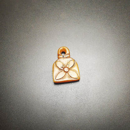 Amulet,Conch Pendant, Bead Counter Clip Pendant 1.0"×.0.7" - Tibetan Buddhist amulet, view 4