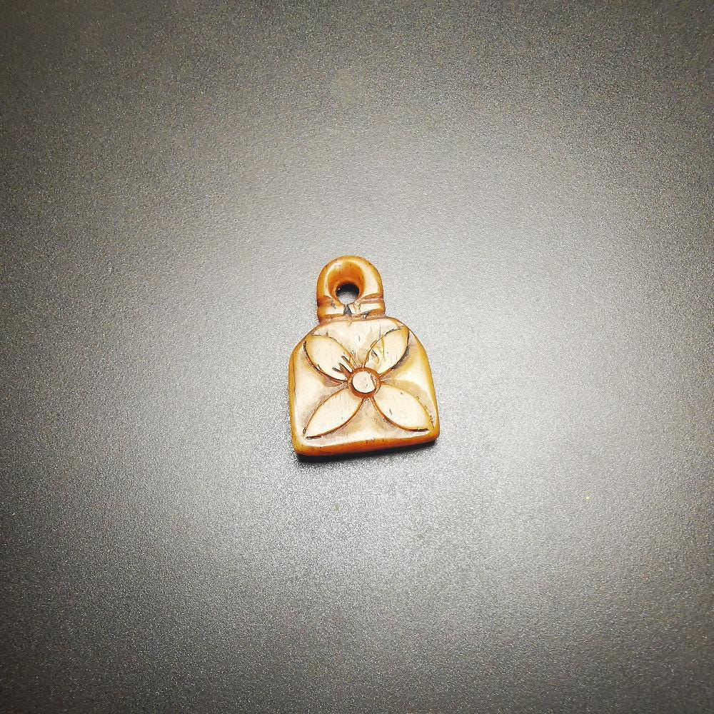 Amulet,Conch Pendant, Bead Counter Clip Pendant 1.0"×.0.7" - Tibetan Buddhist amulet, view 4