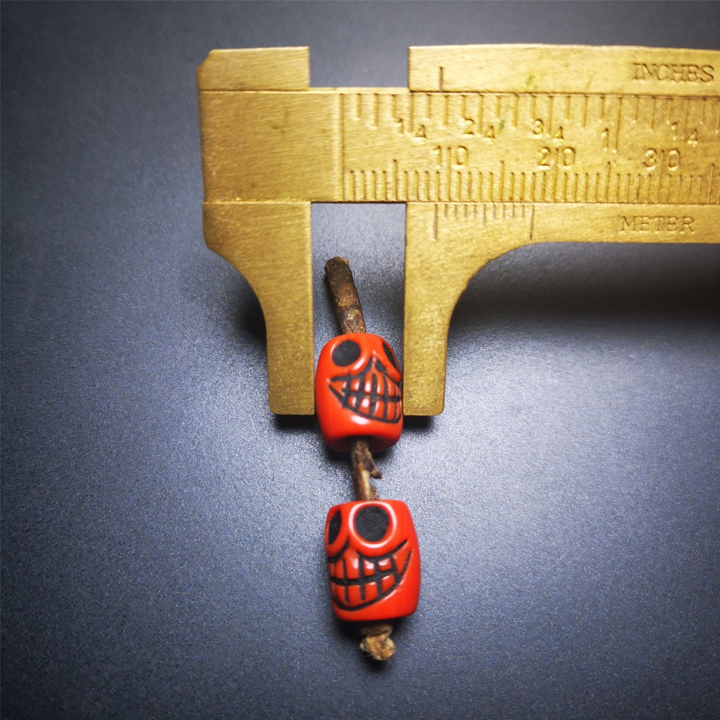 Gandhanra Handmade Antique Tibetan Amulet,Skull Sītavana Pendant for Prayer Beads, Mala,Made of Cinnabar