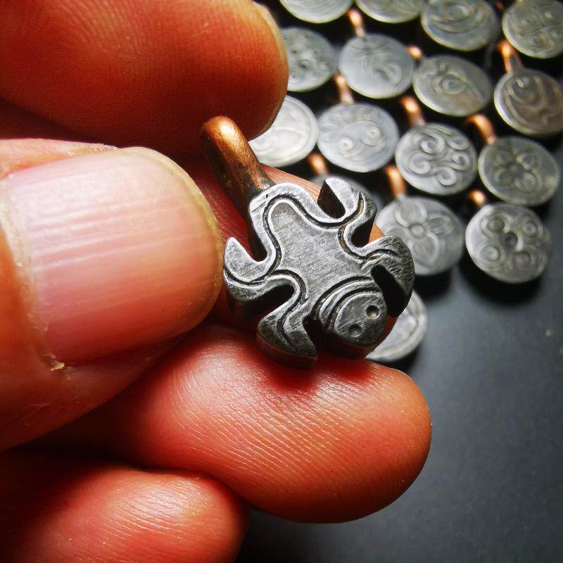 Mala Bead Counter Clip,Stirrup Pendant for Prayer Beads - Tibetan Buddhist mala beads, close-up detail