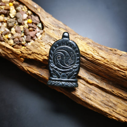 Gandhanra Antique Hand Carved Tibetan Amulet Pendant,Masters of Sitavana Skull,Made of Obsidian,100 Years Old