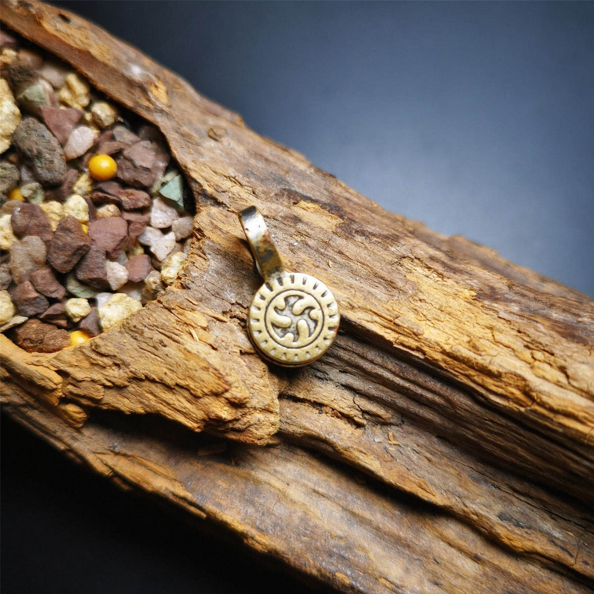 Gandhanra Old Tibetan Buddhist Mala Counter Clip for Prayer Beads,Dharmachakra / - Tibetan Buddhist mala beads, view 4