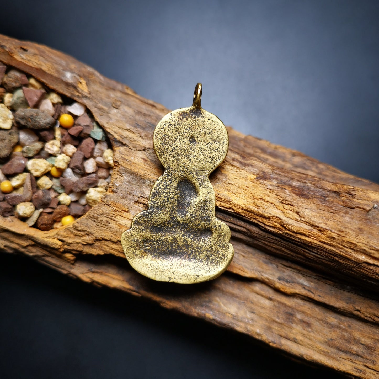 Gandhanra Antique Tibetan Buddhist Amulet Pendant,Bhaisajyaguru,Medicine Buddha,50 Years Old