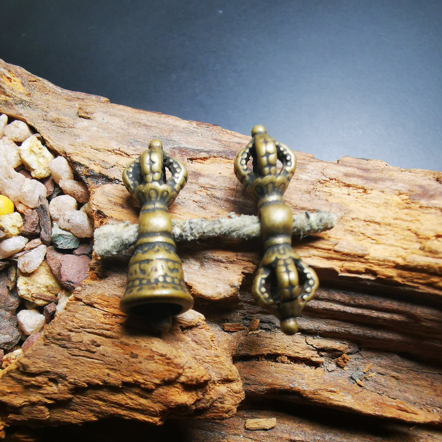 Gandhanra Handmade Tibetan Amulet Pendant,Vajra and Dorje Bell, Mala Marker Bead Accessories, Made of Brass