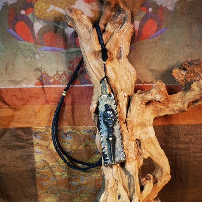 Gandhanra Antique Amulet,Unique leather Sachet with Skull S¨©tavana Phurba / Kila Pendant,Old Necklace