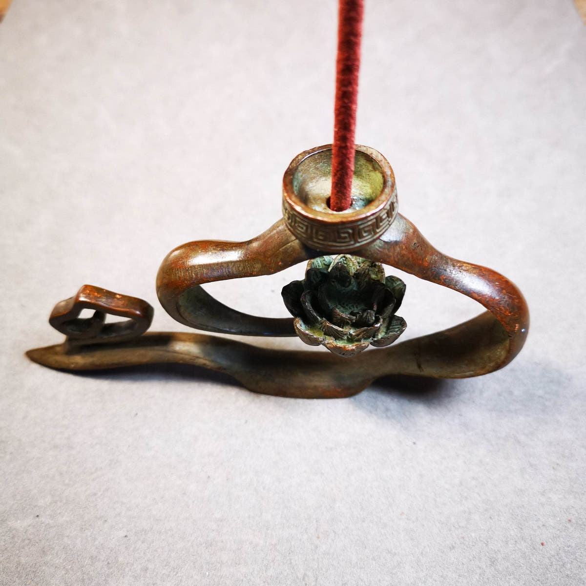 Gandhanra Handmade Cloud Shape Tibetan Cone Incense Burner,for Cone and Stick In - Tibetan Buddhist art, size reference